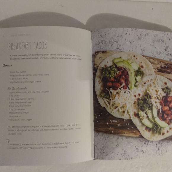 VEGAN, Recipes and Preparation. Saskia Frazer. Flame Tree Publishing. - Picture 3 of 8